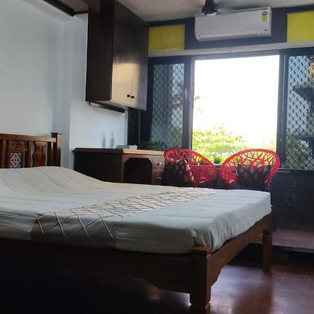 Cozy Private Ac Studio By The Sea Bandstand Bandra W Mumbai Nr Taj Lands End Lejlighed Eksteriør billede