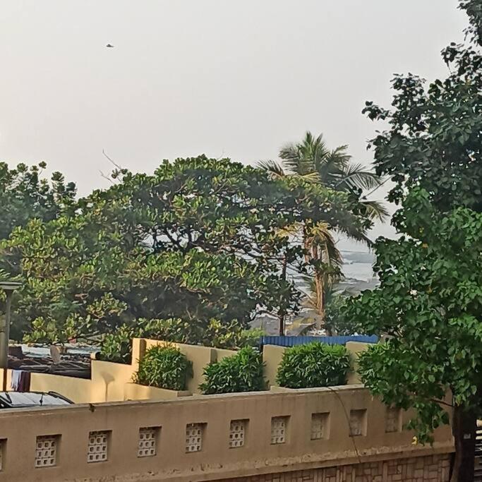 Cozy Private Ac Studio By The Sea Bandstand Bandra W Mumbai Nr Taj Lands End Lejlighed Eksteriør billede
