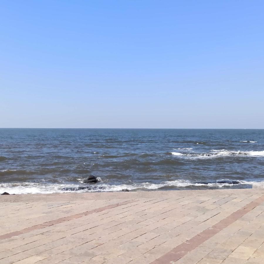 Cozy Private Ac Studio By The Sea Bandstand Bandra W Mumbai Nr Taj Lands End Lejlighed Eksteriør billede
