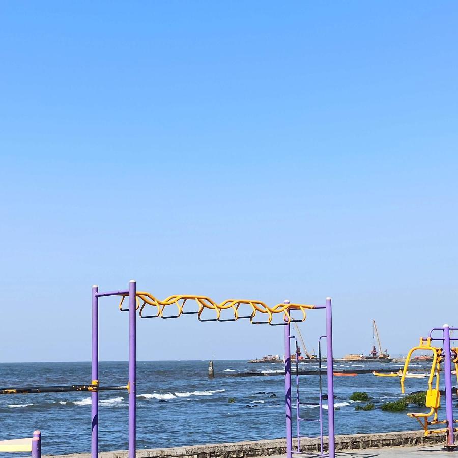 Cozy Private Ac Studio By The Sea Bandstand Bandra W Mumbai Nr Taj Lands End Lejlighed Eksteriør billede