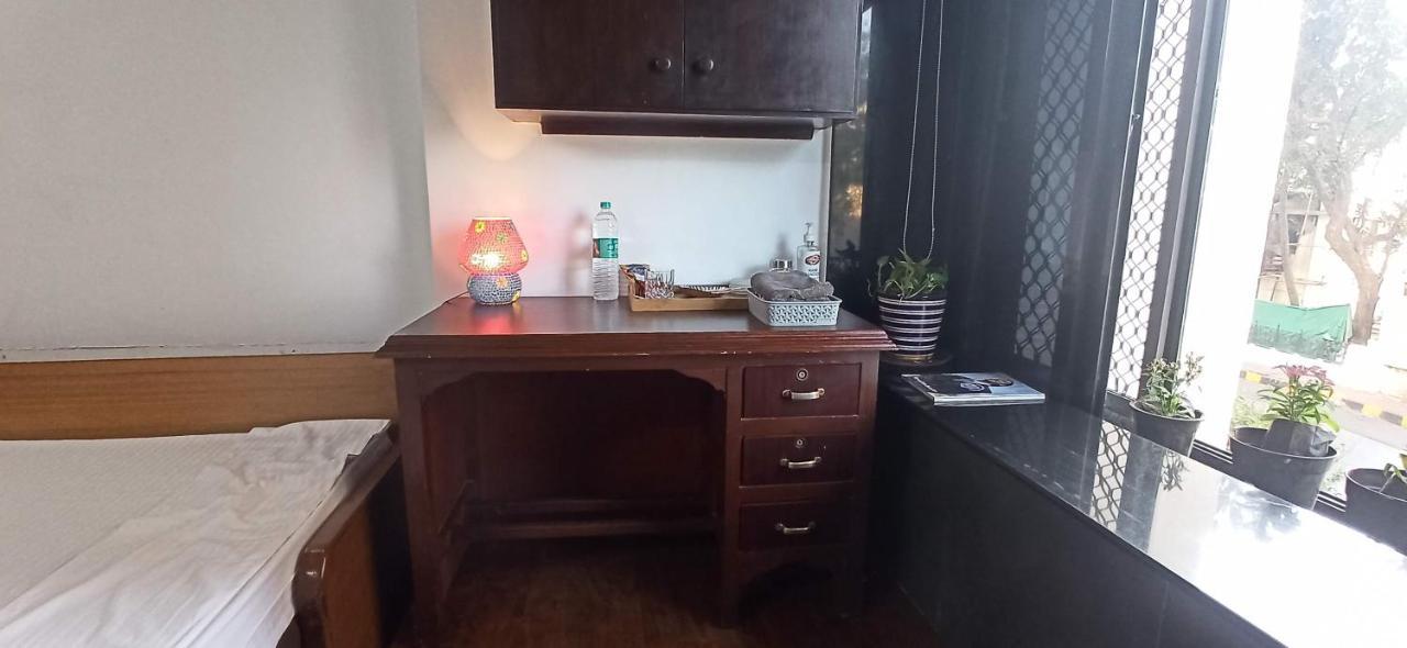 Cozy Private Ac Studio By The Sea Bandstand Bandra W Mumbai Nr Taj Lands End Lejlighed Eksteriør billede