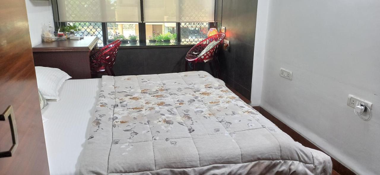 Cozy Private Ac Studio By The Sea Bandstand Bandra W Mumbai Nr Taj Lands End Lejlighed Eksteriør billede