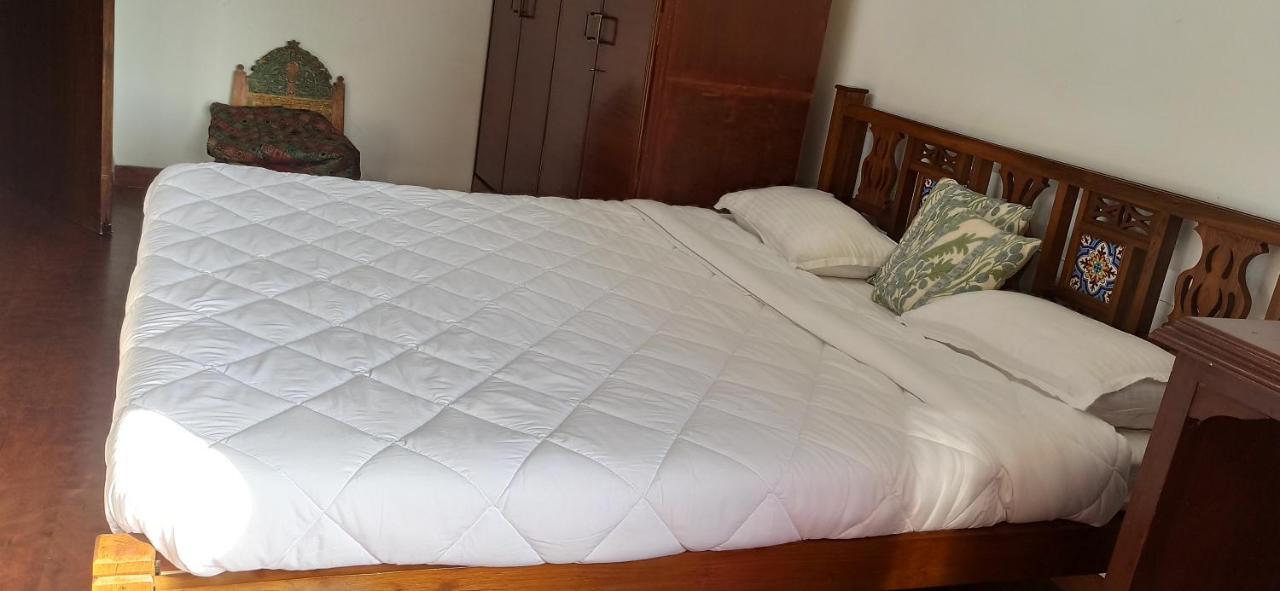 Cozy Private Ac Studio By The Sea Bandstand Bandra W Mumbai Nr Taj Lands End Lejlighed Eksteriør billede