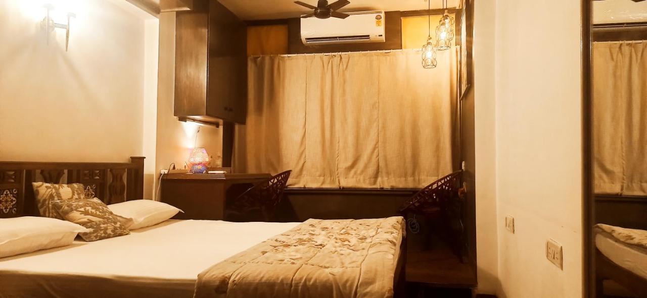 Cozy Private Ac Studio By The Sea Bandstand Bandra W Mumbai Nr Taj Lands End Lejlighed Eksteriør billede